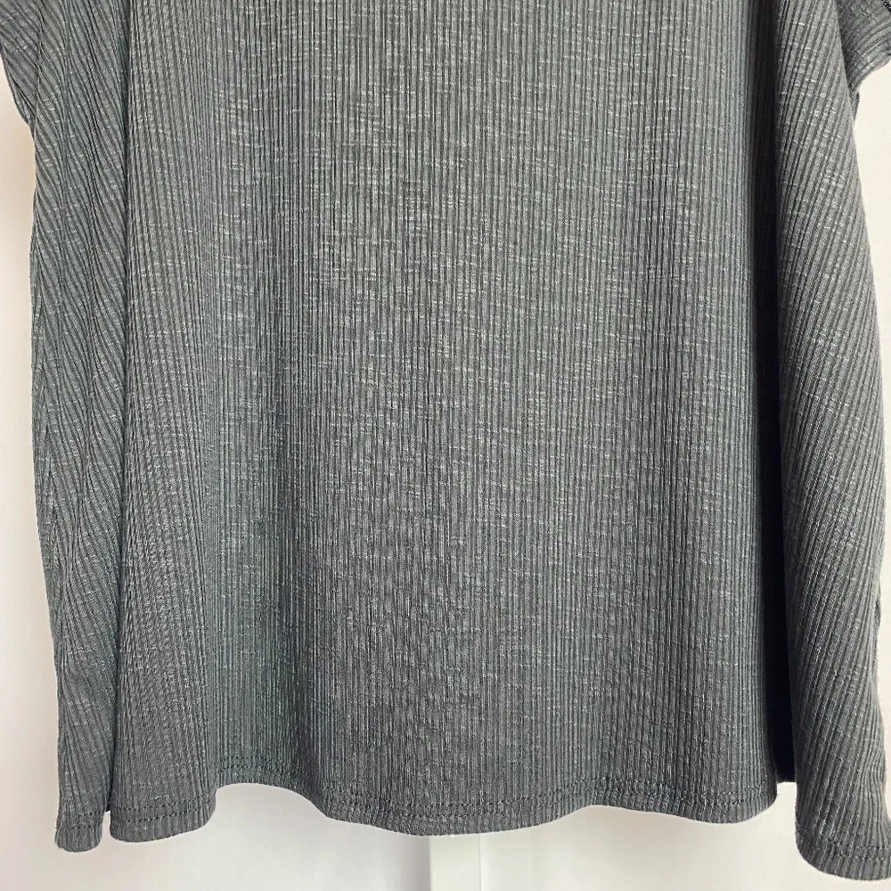 💙5/$15 Old Navy Luxe Womenʻs Grey Ribbed Tank Top Petite Small